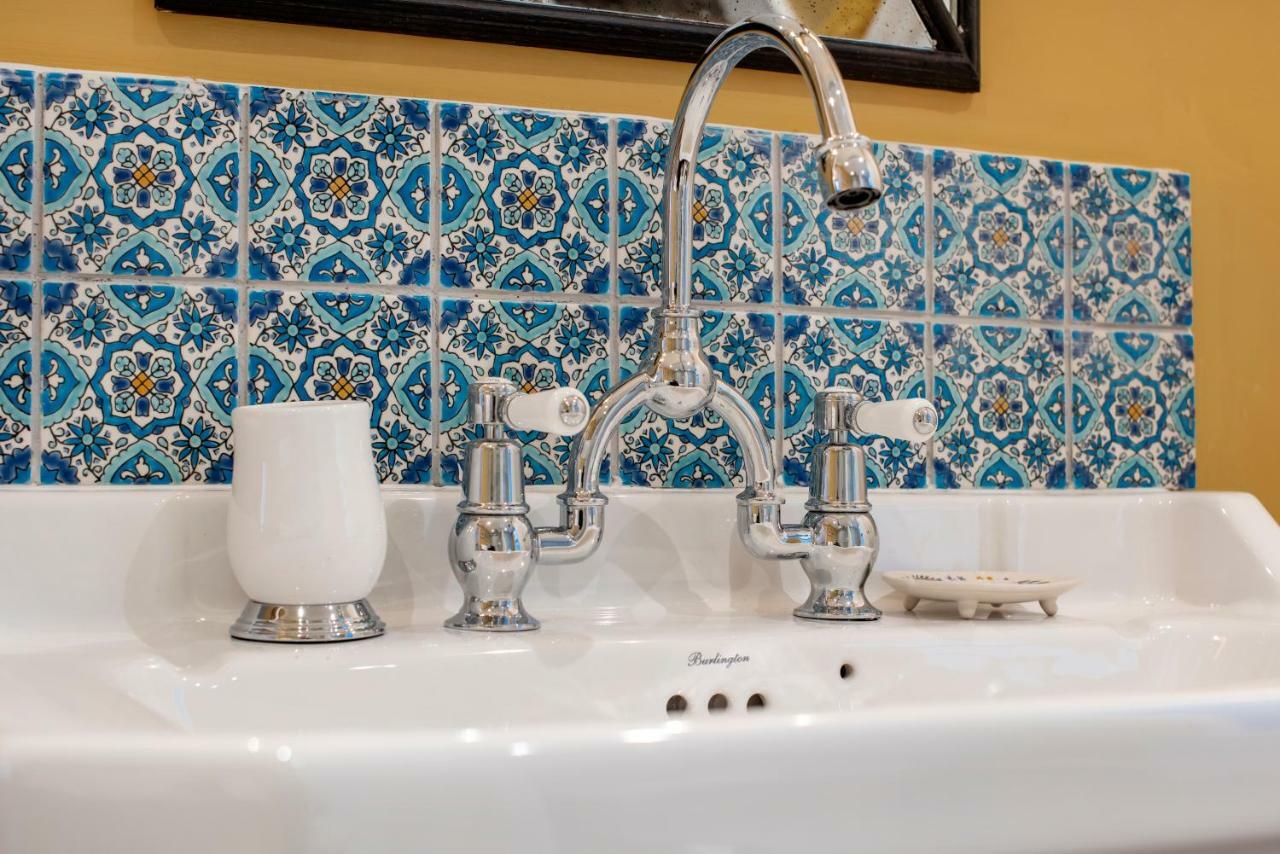 Stylish & Spacious City Center Georgian Townhouse Bath Exterior photo