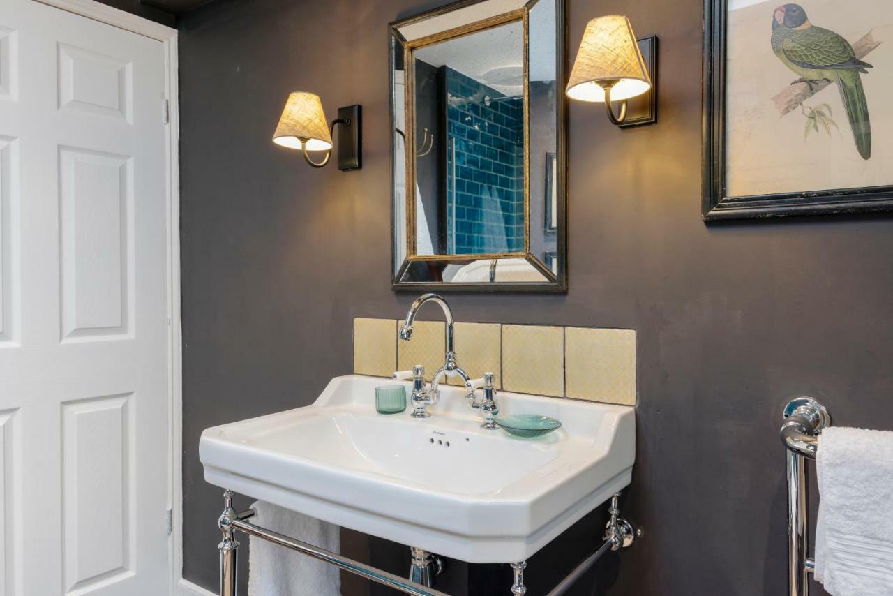 Stylish & Spacious City Center Georgian Townhouse Bath Exterior photo